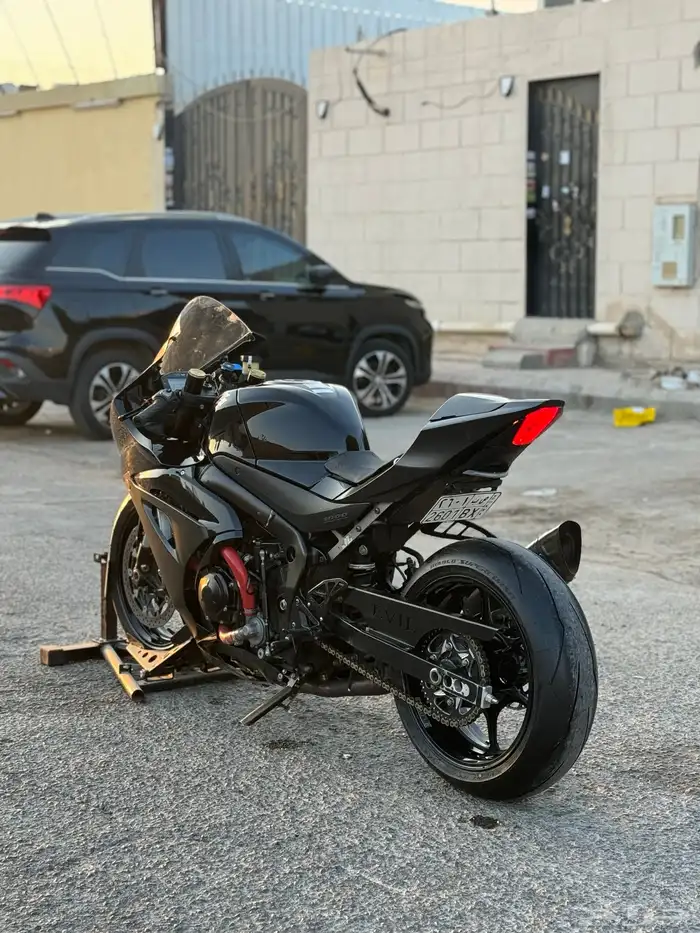 Suzuki 1000 R موديل 2020 3