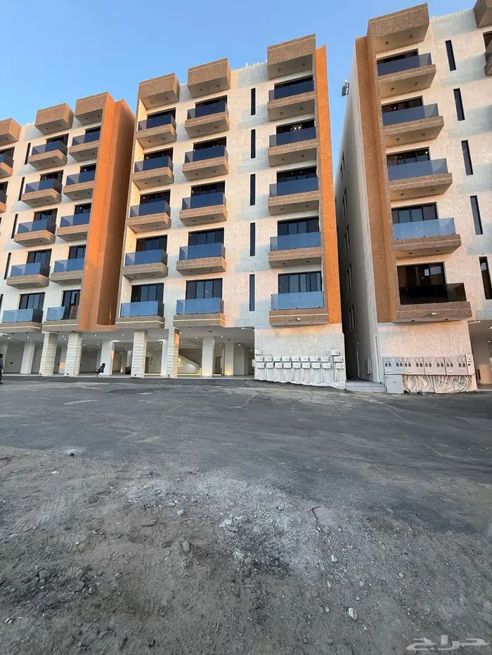 للبيع شقق علويه ببلكونه وإطلالة رائعة ف ابها خلف المستشفى 0