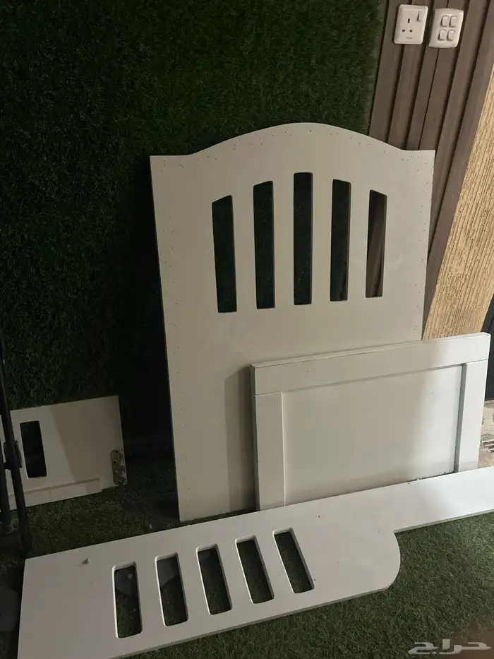 سرير أطفال 0