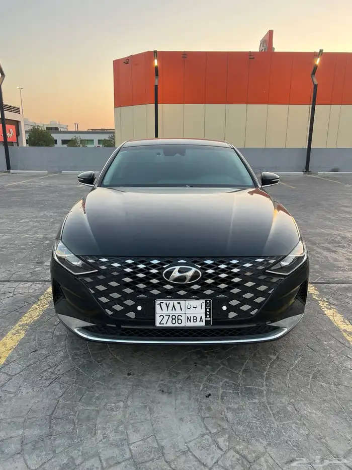 ازيرا 2022 (بنزين ) V6 0