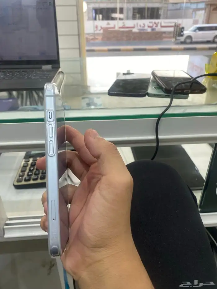 ايفون 15 عادي 256 قيقا شريحتين 0