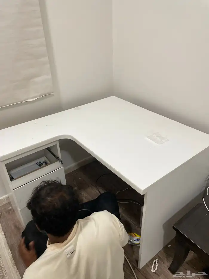 طاوله مكتب على زاويه 0