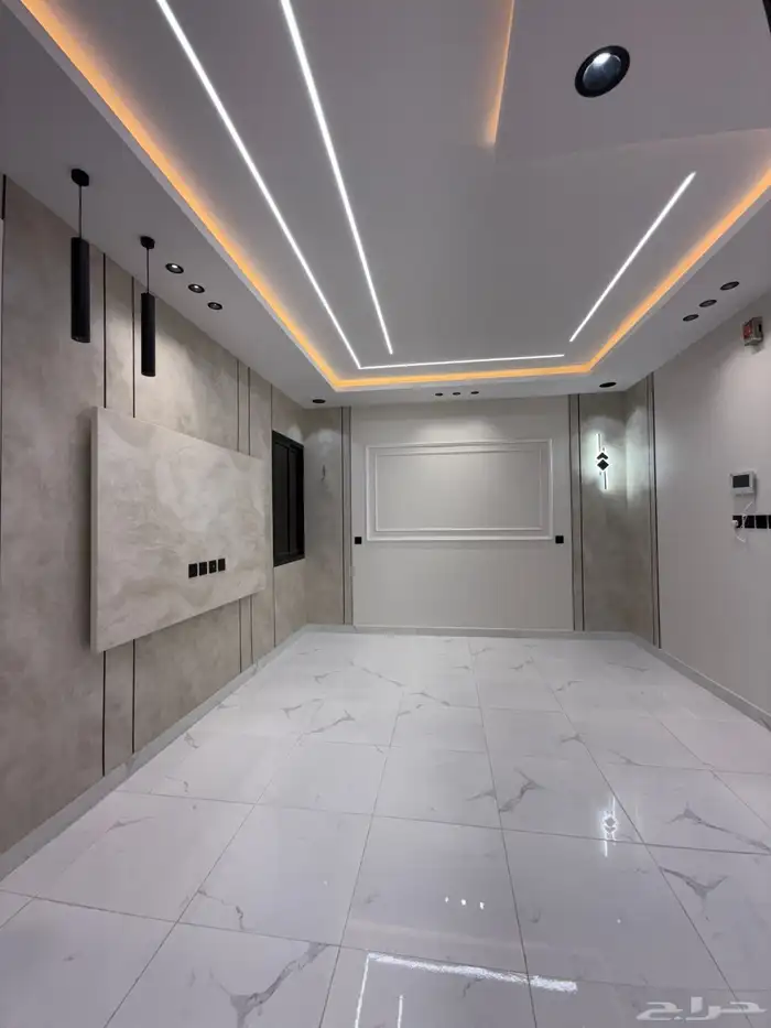 للبيع شقة علوي نظام دور بسطح خاص خلف ساكو طريق أبها الخميس 17