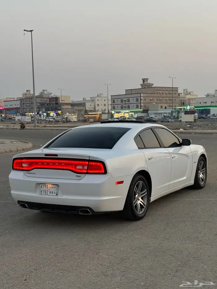 للبيع تشارجر 2014 فل هاوس V8 ابيض لؤلؤي مالك اول 13