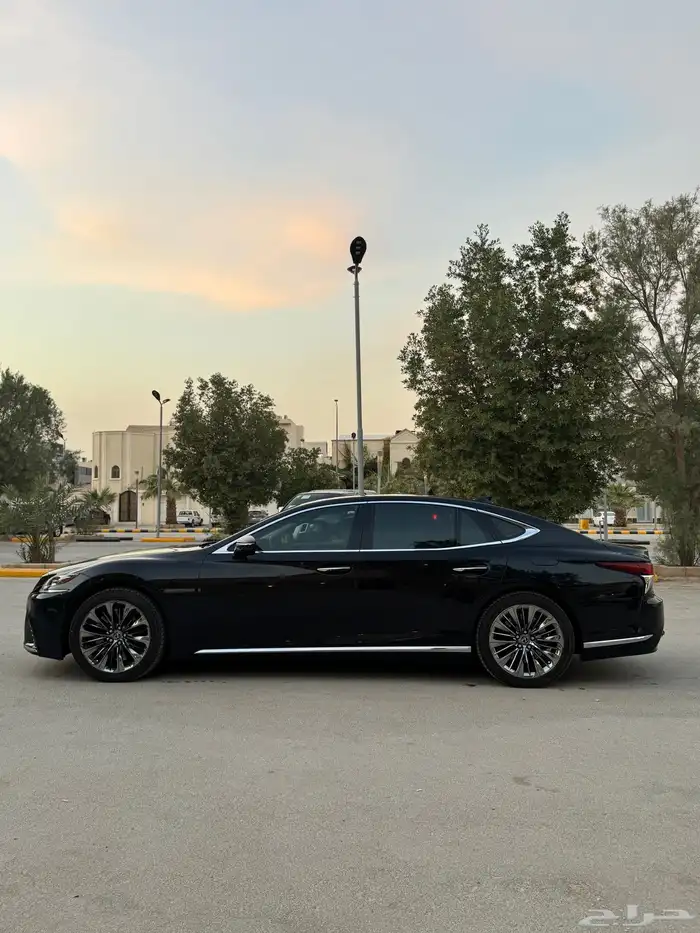 لكزس LS 500 سعودي 4