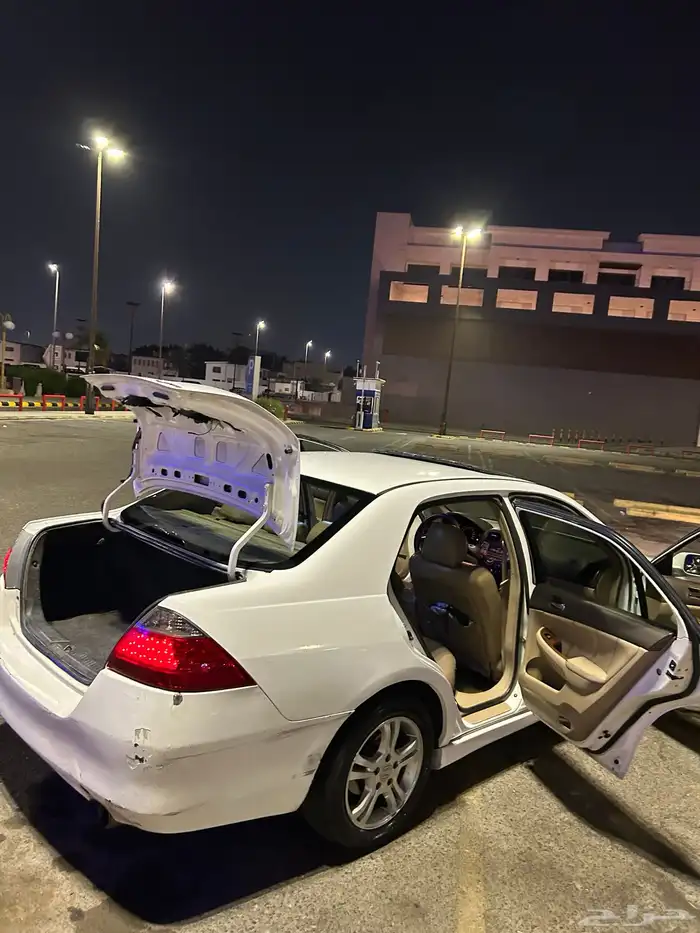 للبيع هوندا اكورد 2006 فل كامل استخدام شخصي 32