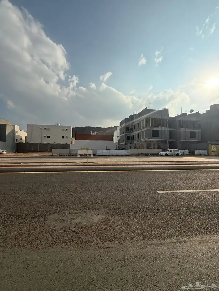 للبيع ارض تجارية في مخطط السلام م623 شارع35م شمالي 8