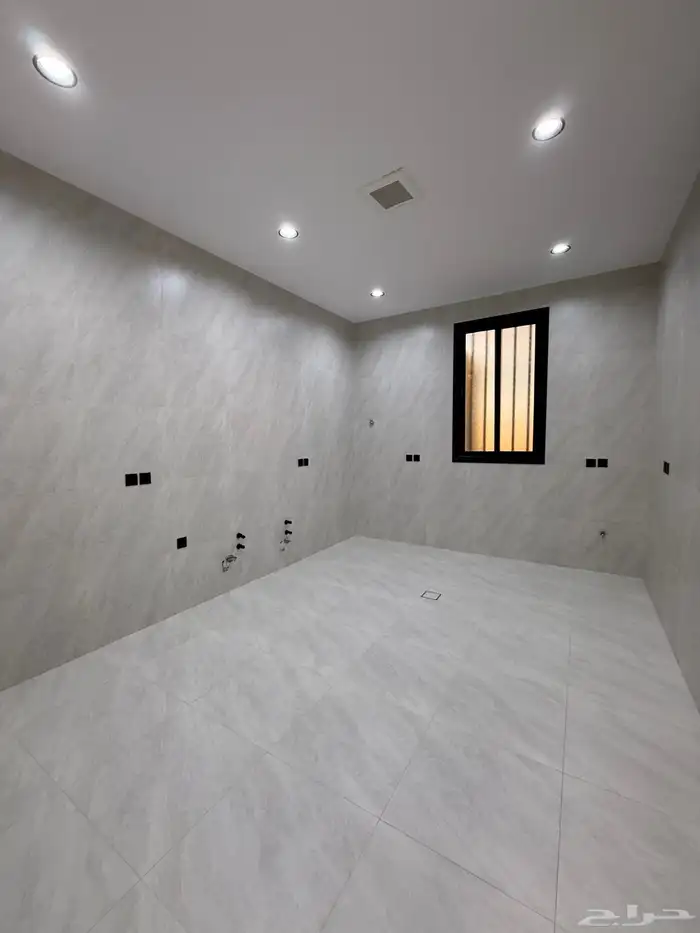 للبيع روف علوي مستقل نظام شقتين منفصلين بسعر فرصة 650 الف 24