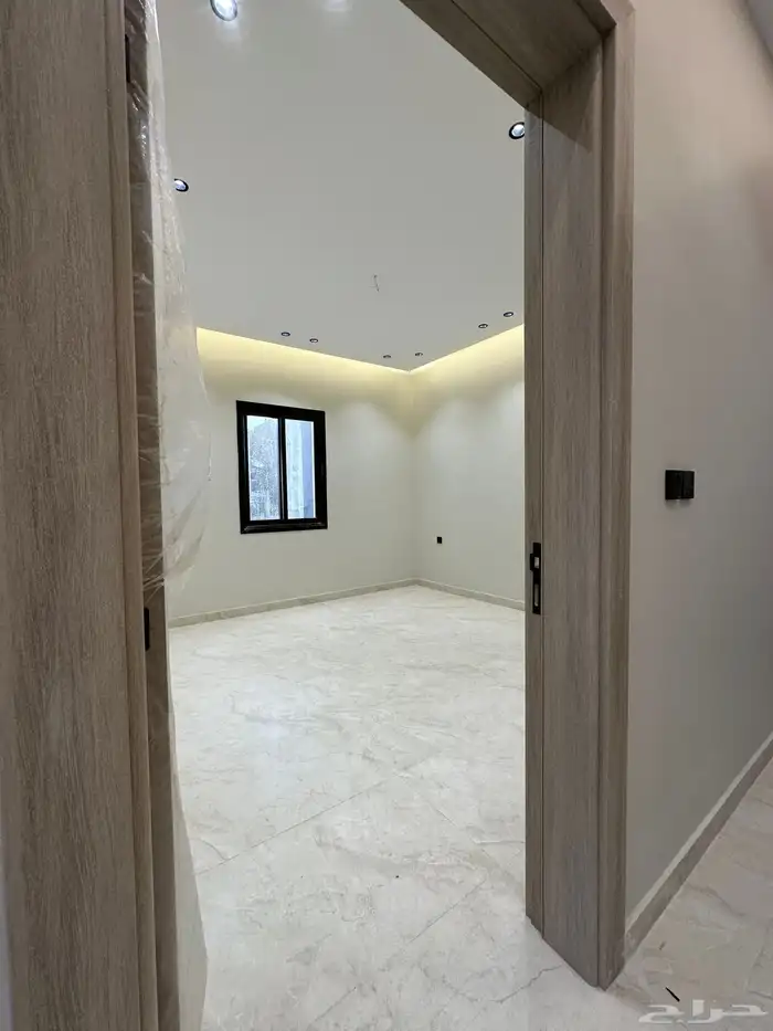 شقق للبيع دور اول و دور ثاني روف ب اسطح خاصة 4