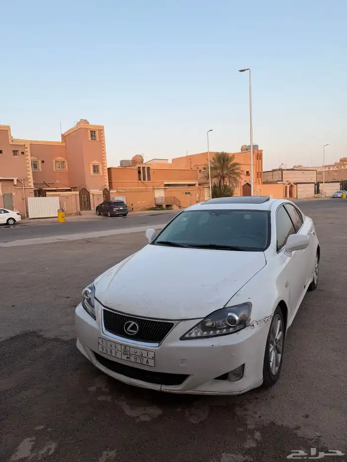 لكزس is300 موديل 2008 مفحوص ومجدد السعر 15 الف قابل للتفاوض 9