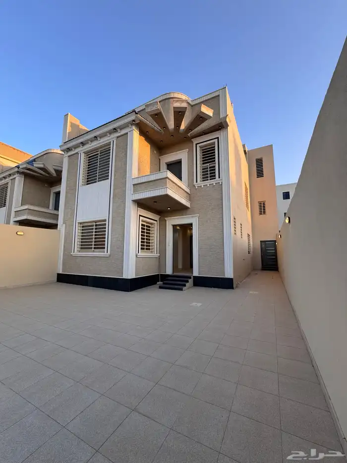 للبيع فيلا دورين وملحق مستقله من 840 الف بالخميس 0