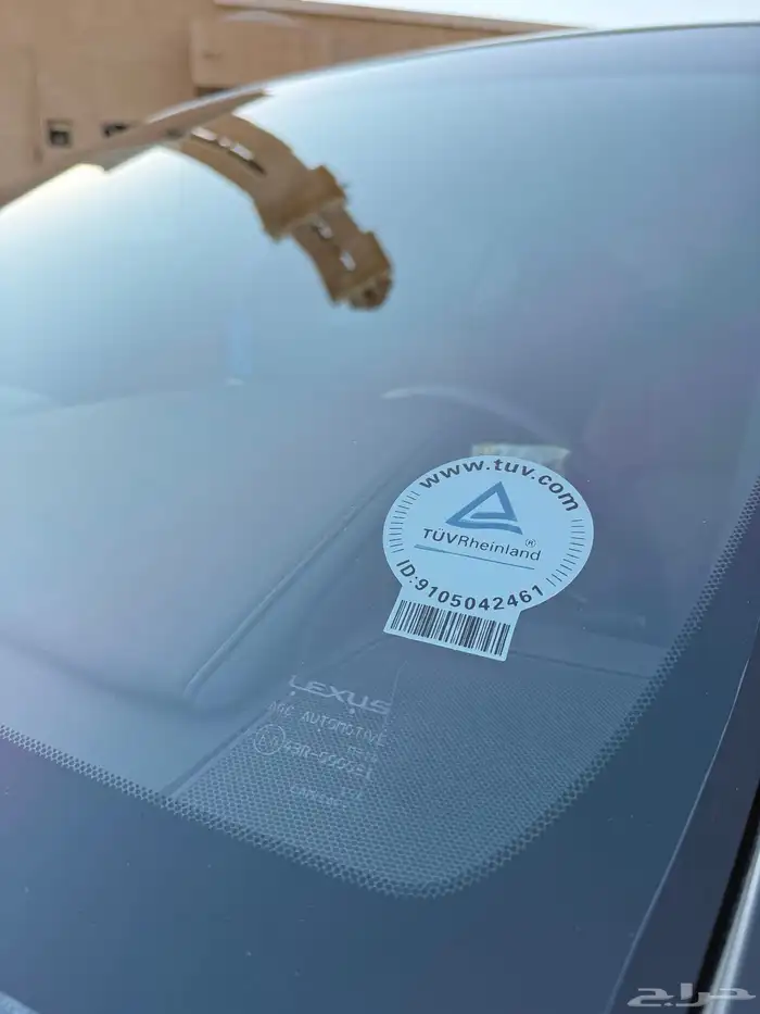 لكزس ES 300h 2021 8