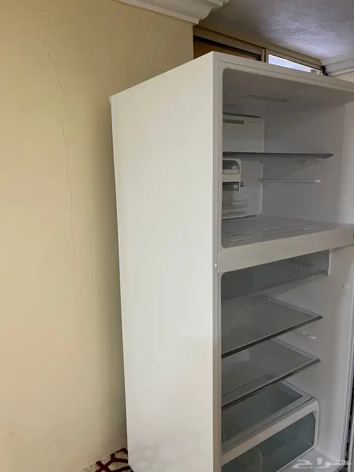 ثلاجه توشيبا شبه جديده 3