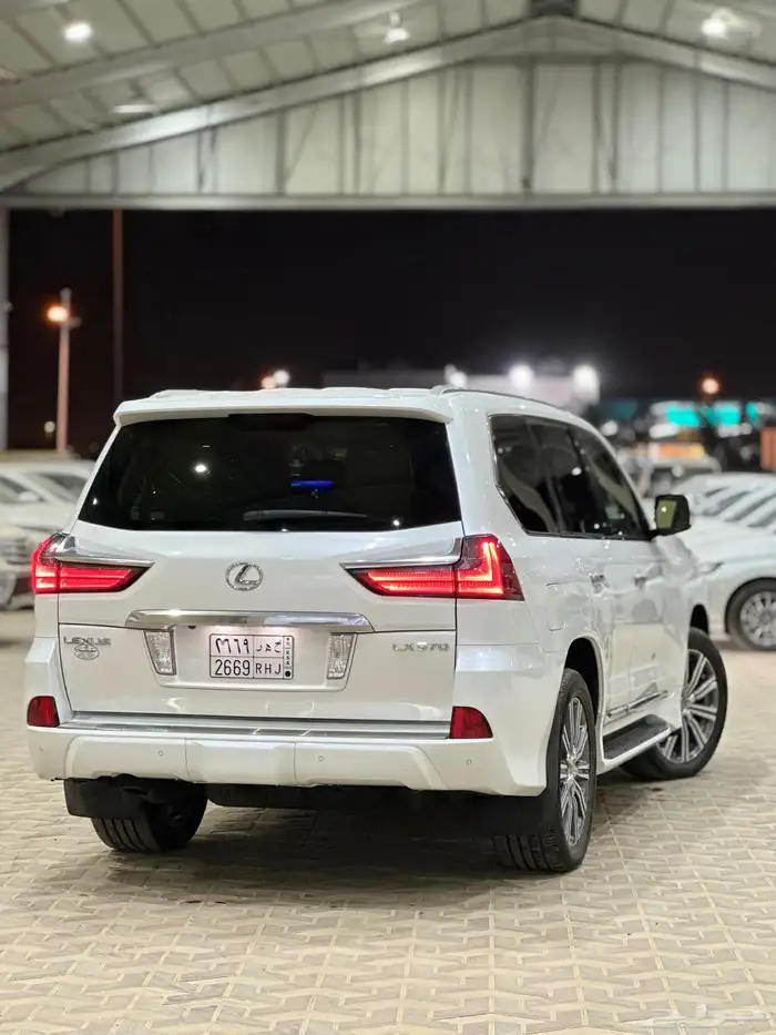 لكزس 2016 فل كامل سعودي (مخزن) 1