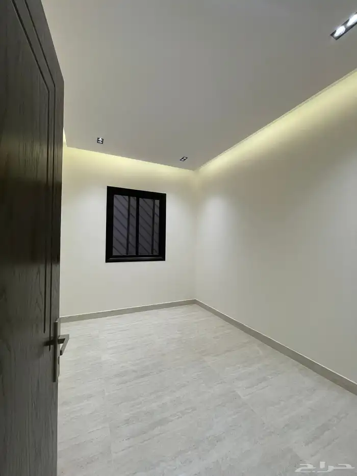 للبيع فيلا درج داخلي وشقتين مساحة 312م واحة الرحال 13