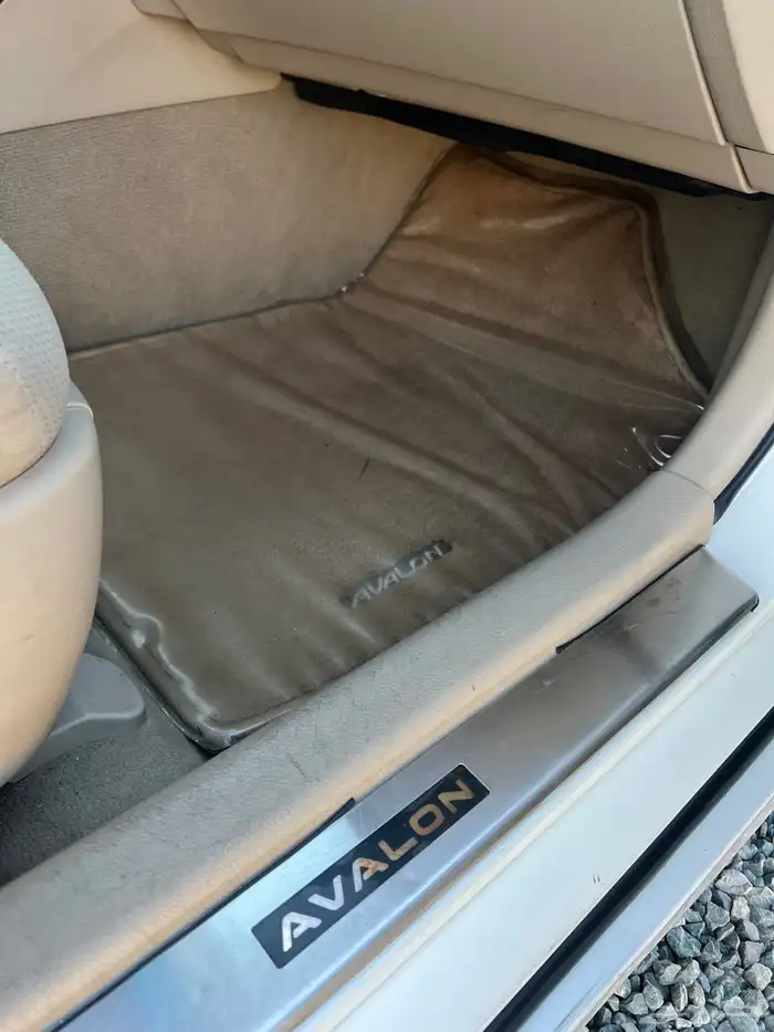 تويوتا افالون 2012 نظيفه جدا 13