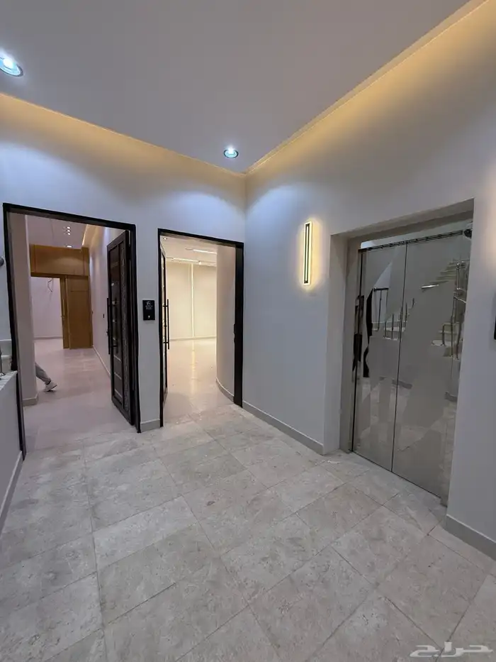 للبيع شقق علويه ببلكونه وإطلالة رائعة ف ابها خلف المستشفى 3