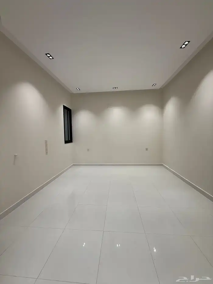 للبيع دور أرضي بمداخل خاصة وحوش بحي المعارض بسعر 570 الف 28