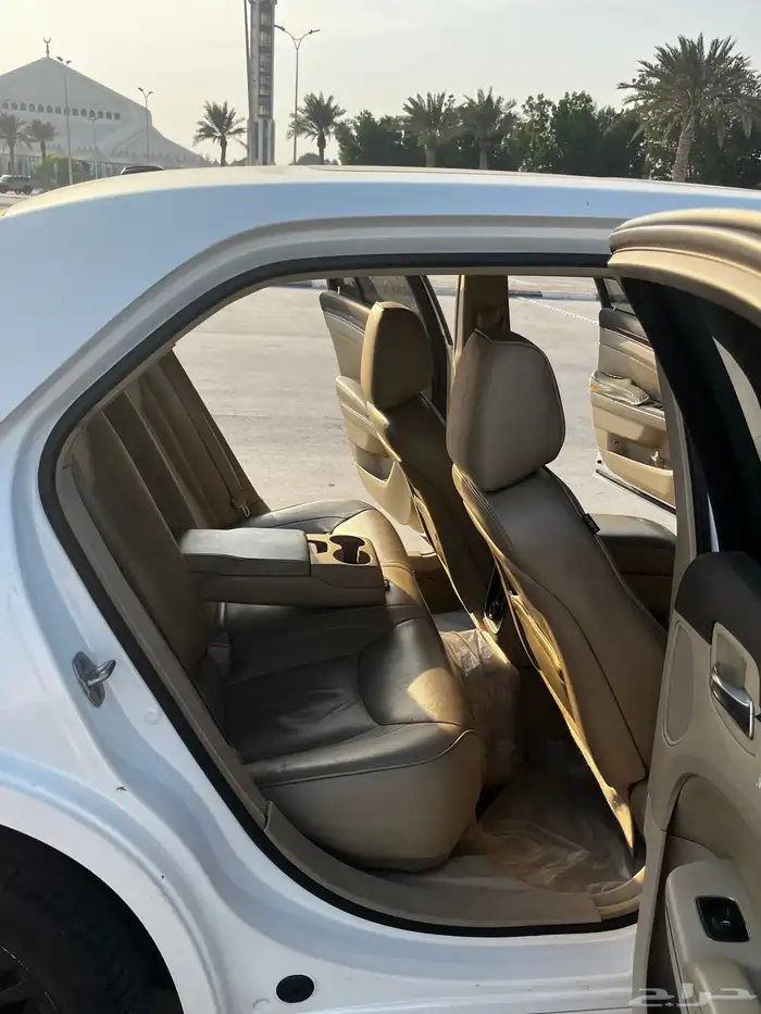 للبيع كرايزلر هيمي 2011 فل V8 9