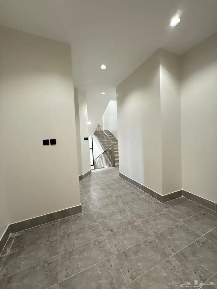 للبيع روف علوي موقع ممتاز - مدارس - مسجد - خدمات عامة كاملة 2