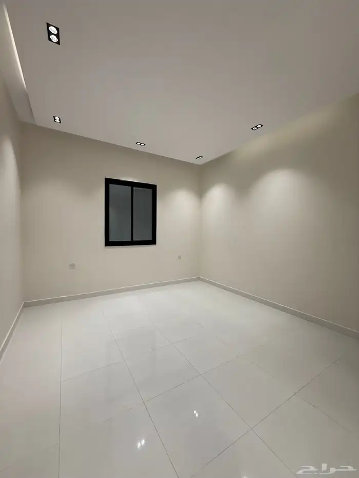 للبيع دور أرضي بمداخل خاصة وحوش بحي المعارض بسعر 570 الف 24