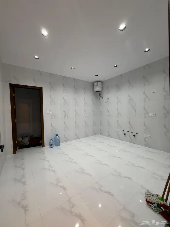 للبيع ارواف علويه وشقق ارضيه ببايكة سيارة ف شمال الخميس 12