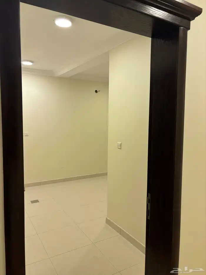 للبيع شق ق دوبلكس فاخرة بالحي الثامن والخامس 9