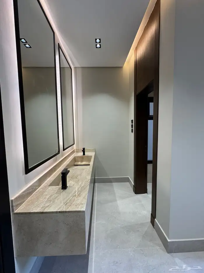 للبيع فيلا مودرن دورين وملحق تشطيب vip واصل جميع الخدمات 5