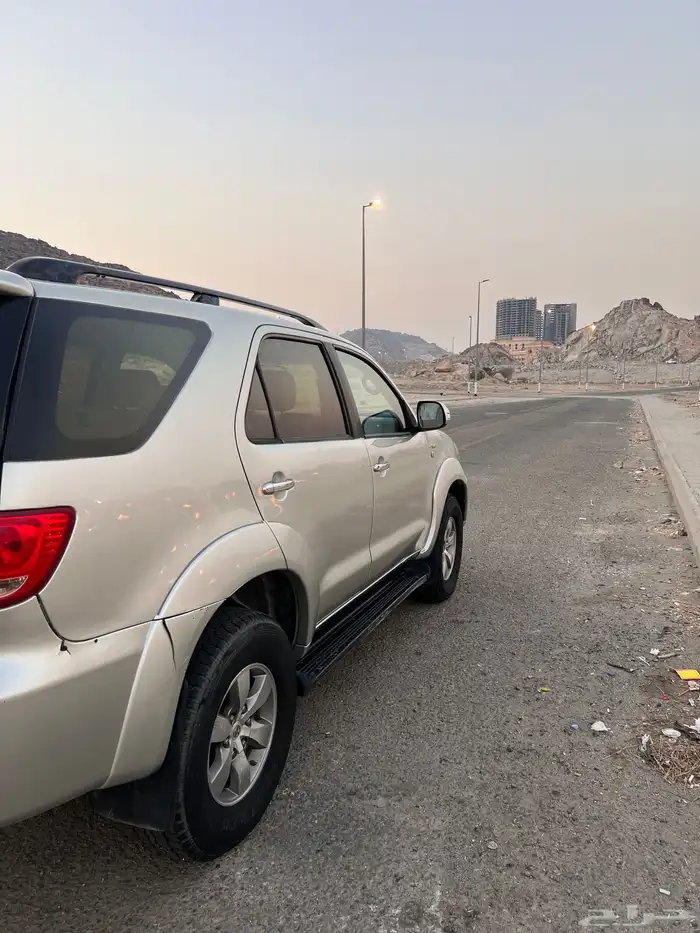 للبيع فورتشنر 2007 3