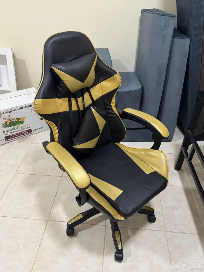 شاشة قيمنق و كرسي قيمنق و طاولة قيمنق 1