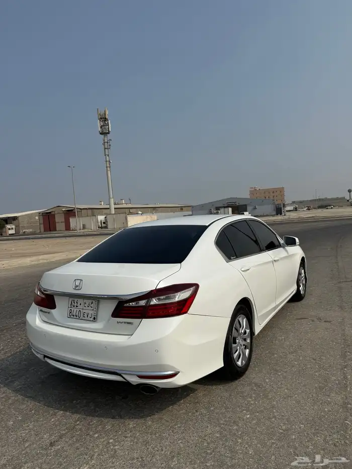للبيع هوندا اكورد موديل 2017 3