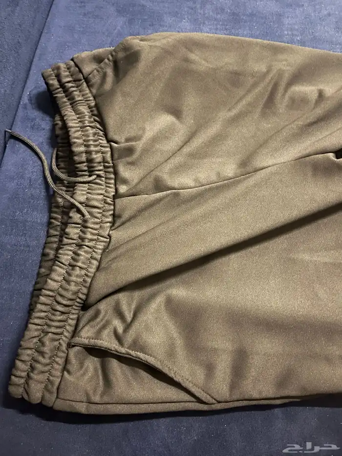 بنطال اثنين واحد ابيض  و واحد اسود 3