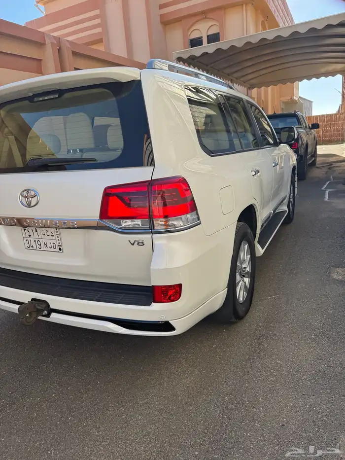 جيب صالون لاندكلوزر 2017 1