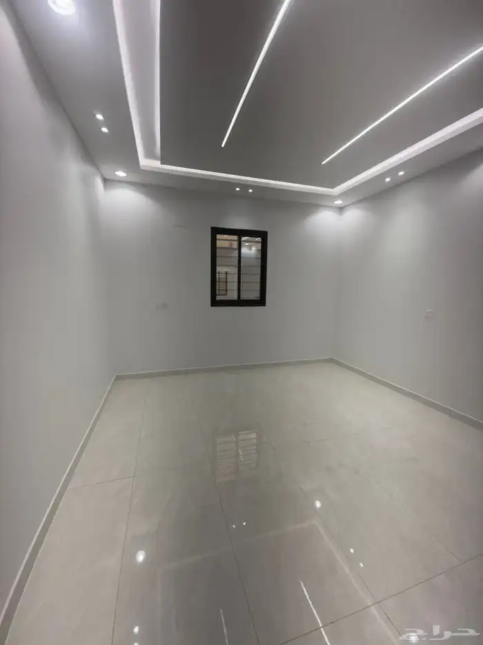 للبيع فيلا علي شارعين زاويه أرض كامله أحد رفيده حي الروان 13