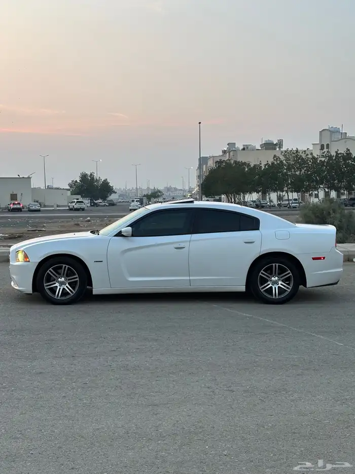 للبيع تشارجر 2014 فل هاوس V8 ابيض لؤلؤي مالك اول 6