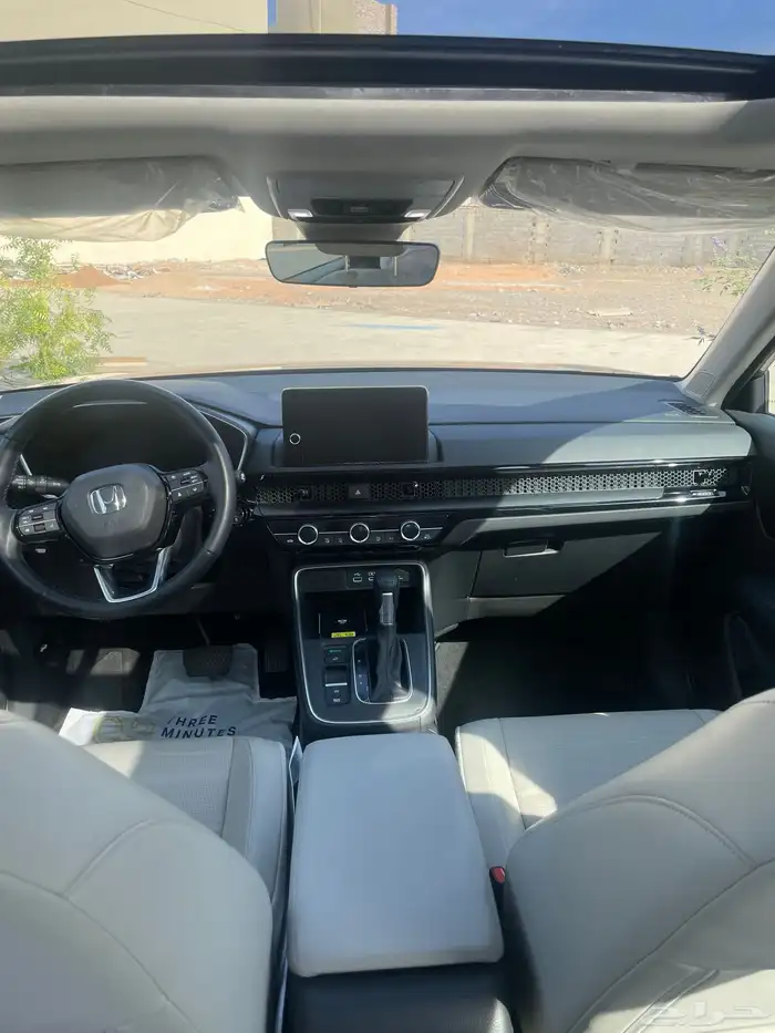 هوندا سي ار في 2025 10