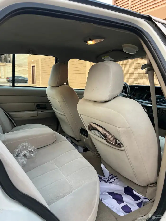 فورد بوليسي اصلي فكتوريا 2011 سعودي نظيف 13