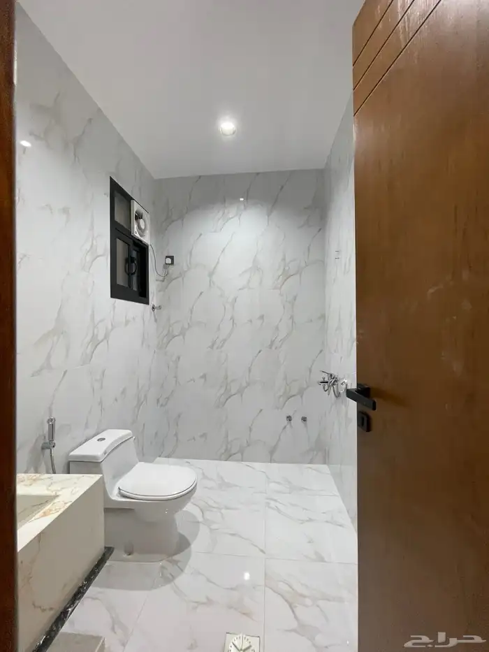 للبيع فيلا روف دور ثانى مع ملحق من 750 الف شمال الخميس 16