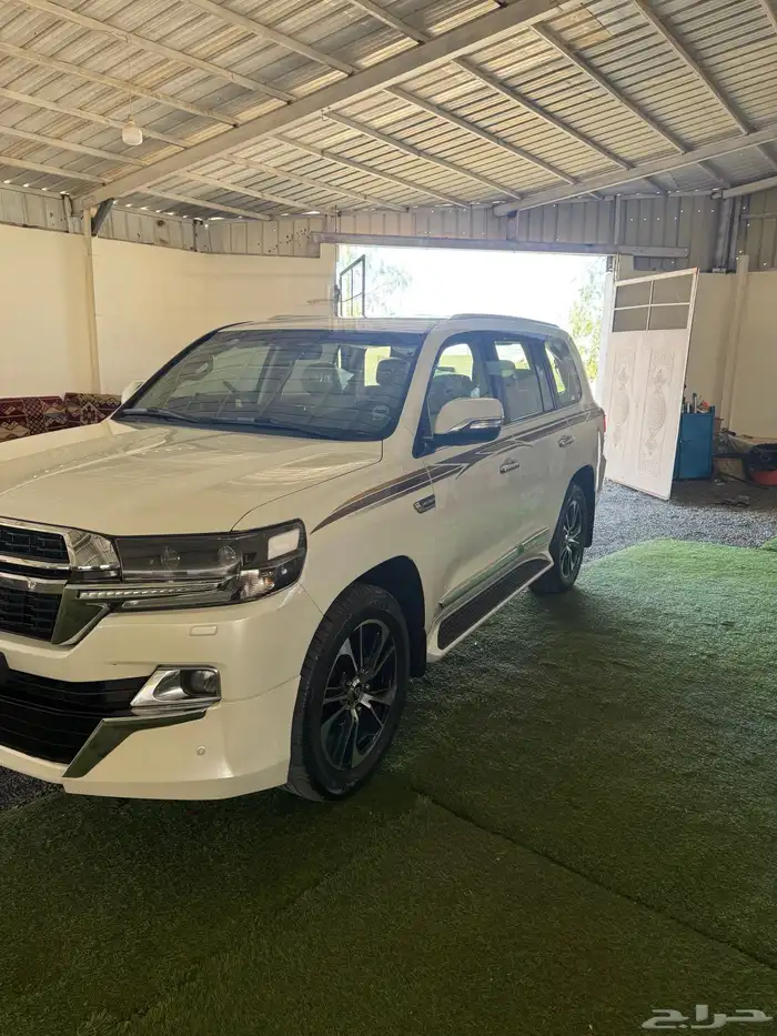 لاندكروزر موديل 2016 جي اكس آر 9