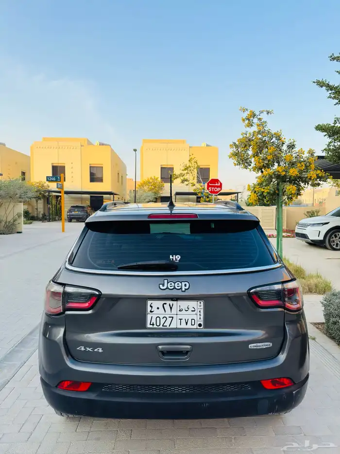 jeep compass longitude 5