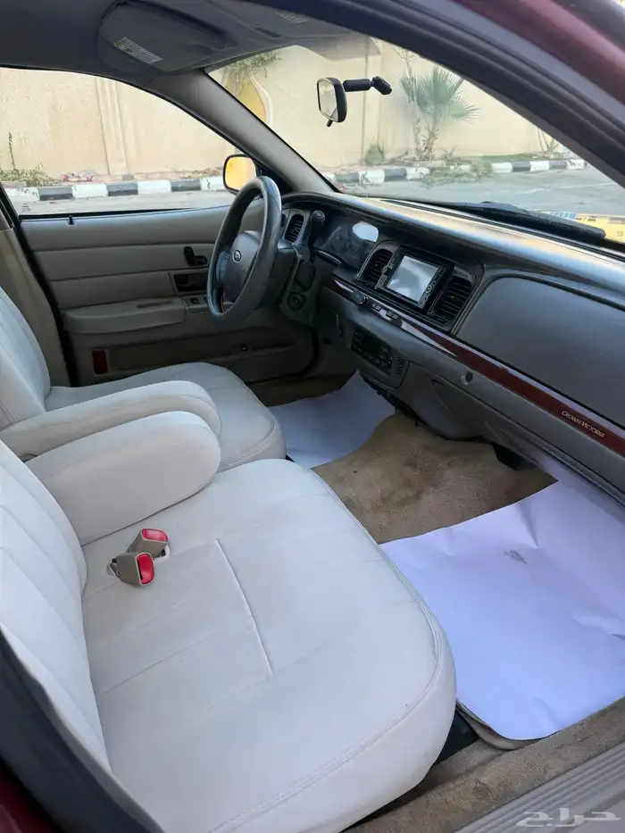 فورد فكتوريا ( 2011 ) 10