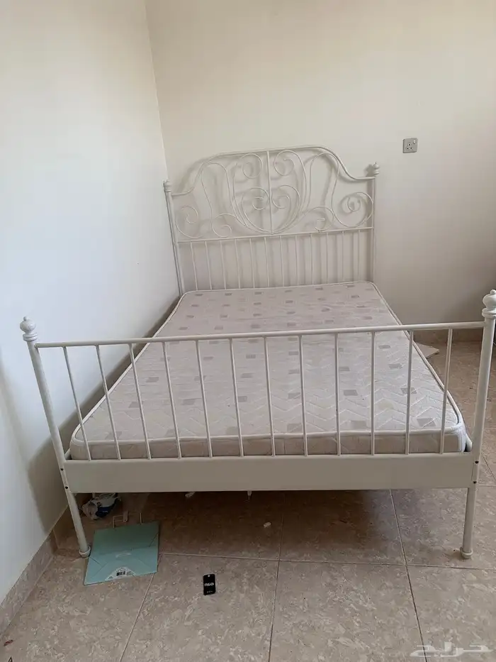 سرير بحالة ممتازة 1