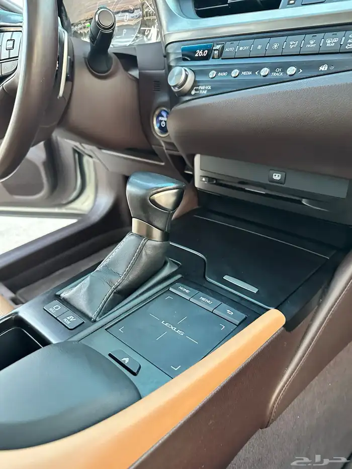 لكزس هايبرد ES300h موديل 2021 وكالة سعودي 32