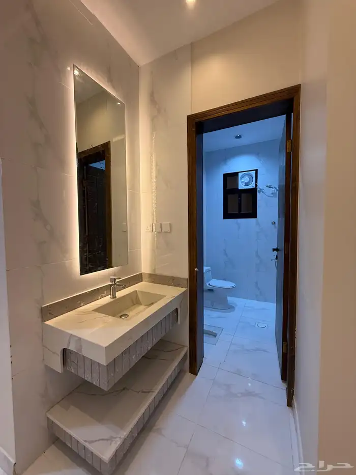 للبيع ارواف علويه وشقق ارضيه ببايكة سيارة ف شمال الخميس 14