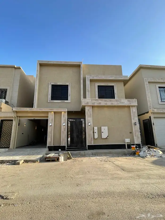 للبيع فيلا درج داخلي وشقتين مساحة 312م واحة الرحال 1