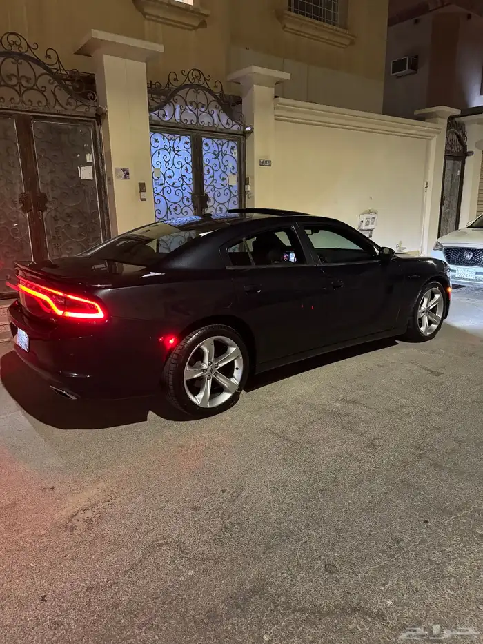 للبيع تشارجر sxt موديل 2016 1