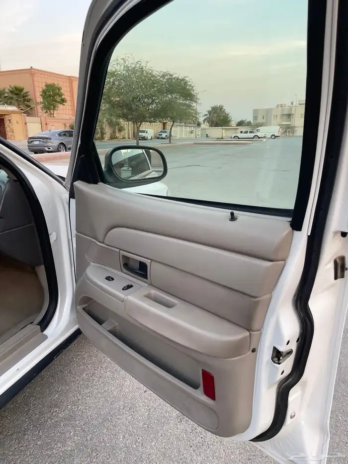 فورد فكتوريا 10