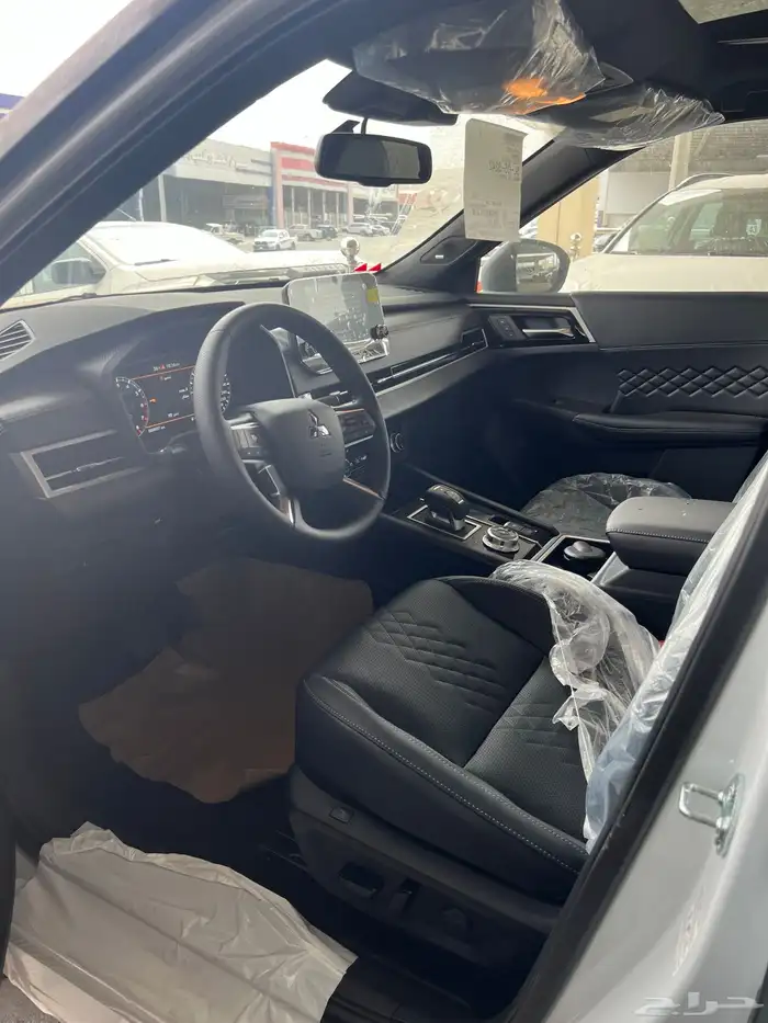 ميتسوبيشي اوتلاندر فل كامل بلاك سام 2025 وارد العيسائي 9