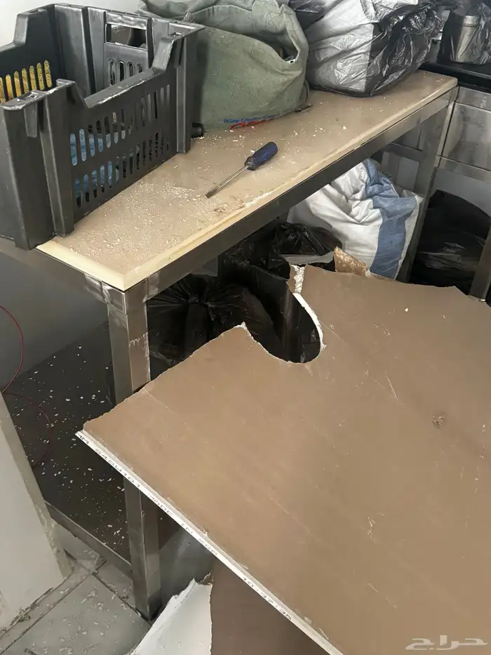 للبيع اغراض بوفيه بالكامل 18