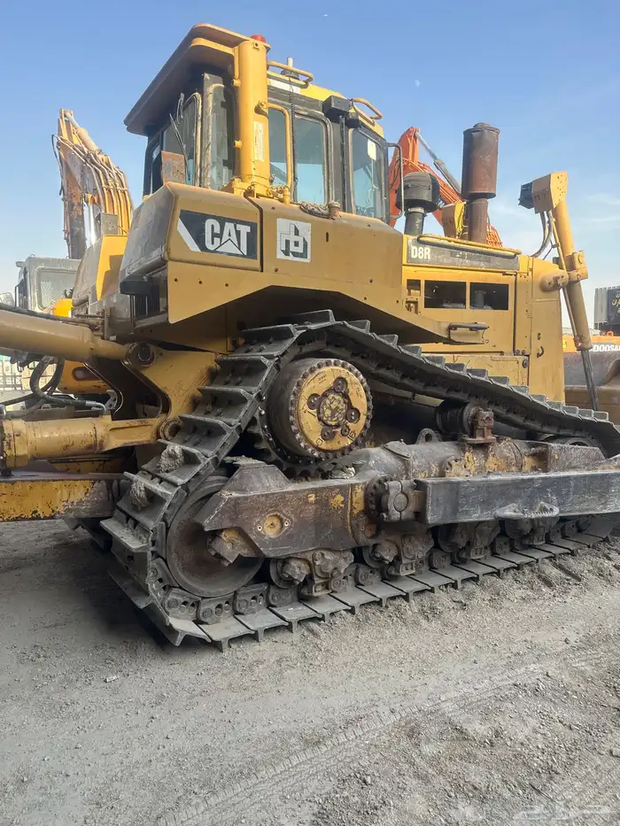 للبيع بلدوزر 2010 2